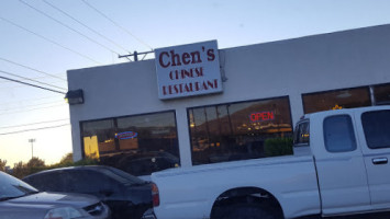 Chen's Chinese Food outside