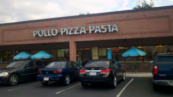 Pollo Pizza Pasta outside