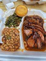 T D's Barbecue food