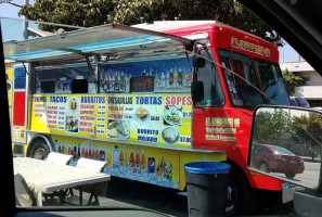 Tacos El Pariente food
