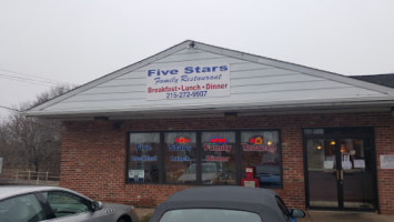 Five Star Diner Family outside