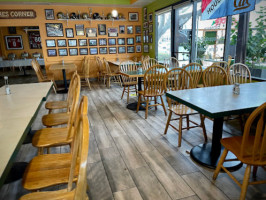 Bill's Cafe inside