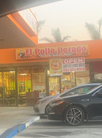 El Pollo Dorado outside