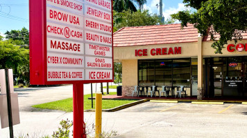 Sweet Aloha Ice Cream food