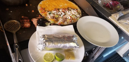 Charro's Street Tacos food