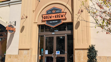 Brew-n-krew Ale House outside