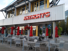 Anthony's Pier 66 outside