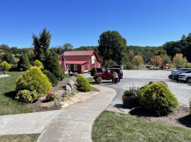 Linville Falls Winery inside