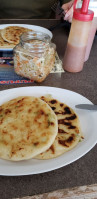 Pupuseria Salvadoreña food