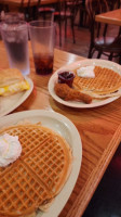 Roscoe 's Chicken 'n Waffles food