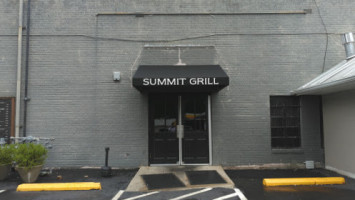 Summit Grill and Bar - Kansas City outside