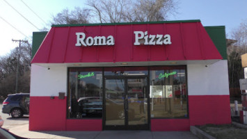 Roma Pizza Pasta outside