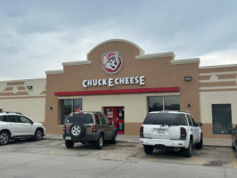 Chuck E. Cheese outside