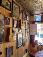 Gibson's Cafe inside