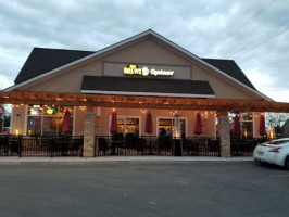 Mr. Brew's Taphouse outside