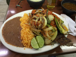 La Perla 3 Mexican food