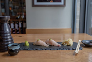 Inan Sushi food