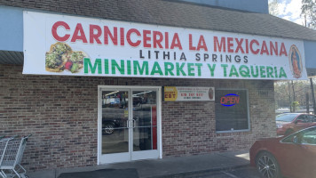 Carniceria La Mexicana outside