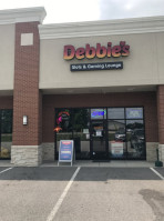 Debbie's Slots Lounge food