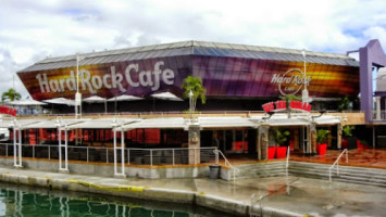 Hard Rock Cafe Miami outside