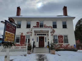 Butler's Pantry outside