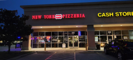 Russo's New York Pizzeria And Italian Kitchen League City outside
