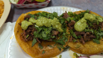Tacos Y Birria El Guerro food