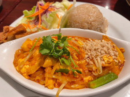 Sweety Hut Thai Restaurants food