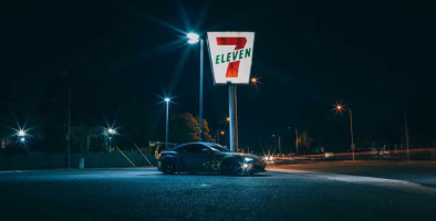 7-eleven outside