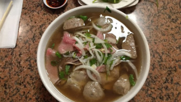 Pho Lee Hoa Phat food