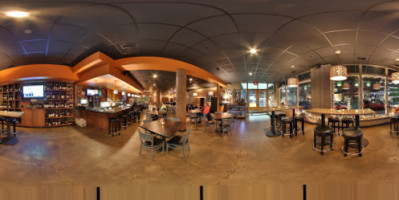Nosh Restaurant and Wine Lounge inside