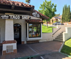 Rodrigo's Taco Shop outside