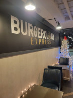 Burgerology Express inside