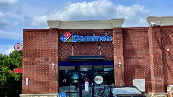 Domino's Pizza outside