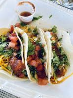 Momma P’s Tacos food