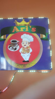 Ari's Pancake House food