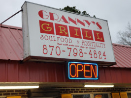 Granny's Grill Family Diner food