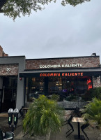 Colombia Kaliente outside