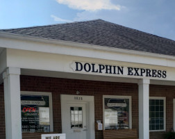 Dolphin Express outside