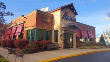 Applebee's Grill outside