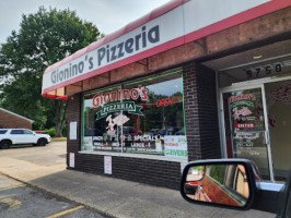 Gionino's Pizzeria outside