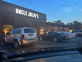 Uncle Julio's Lemmon Ave outside