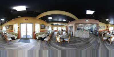 Shoreline Cafe inside