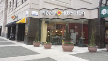 Pizza Rustica outside