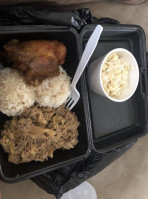 Keoni's Hawaiian Kaukau Truck food