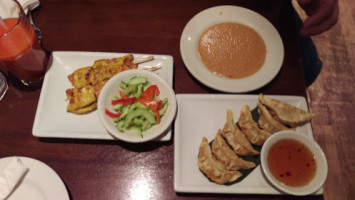 Amarit Thai And Sushi food