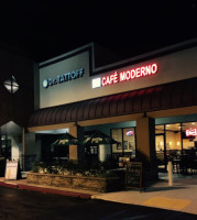 Cafe Moderno outside