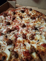 Red Runner Pizza food