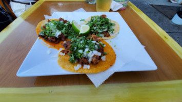 Tacos Y Quesadillas Mexicanos food