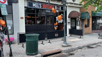 Mel's Butcher Box outside